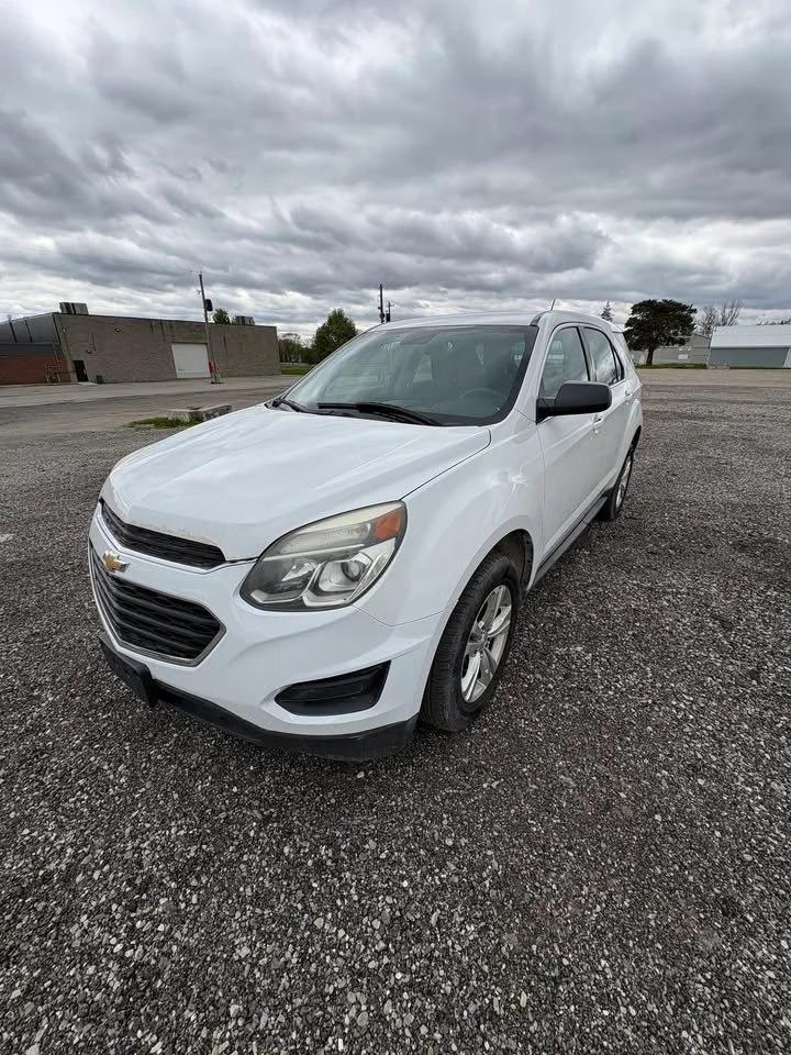 2016 Chevrolet Equinox LS Photo5