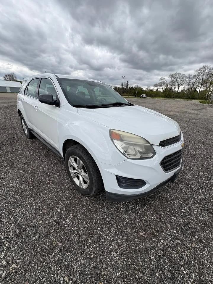 2016 Chevrolet Equinox LS Photo2
