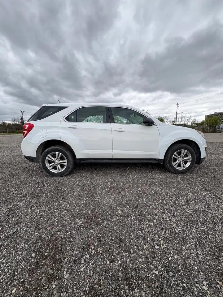 2016 Chevrolet Equinox LS Photo3