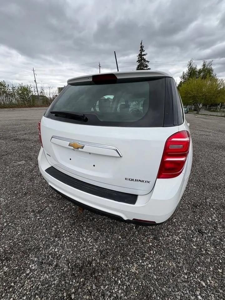 2016 Chevrolet Equinox LS Photo