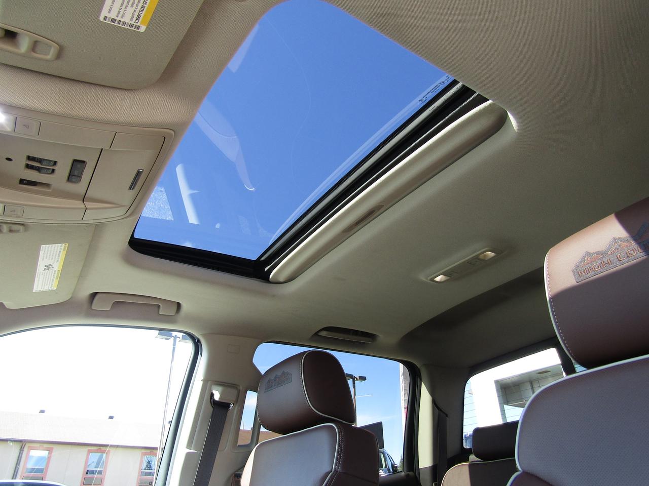 2015 Chevrolet Silverado 1500 High Country Photo
