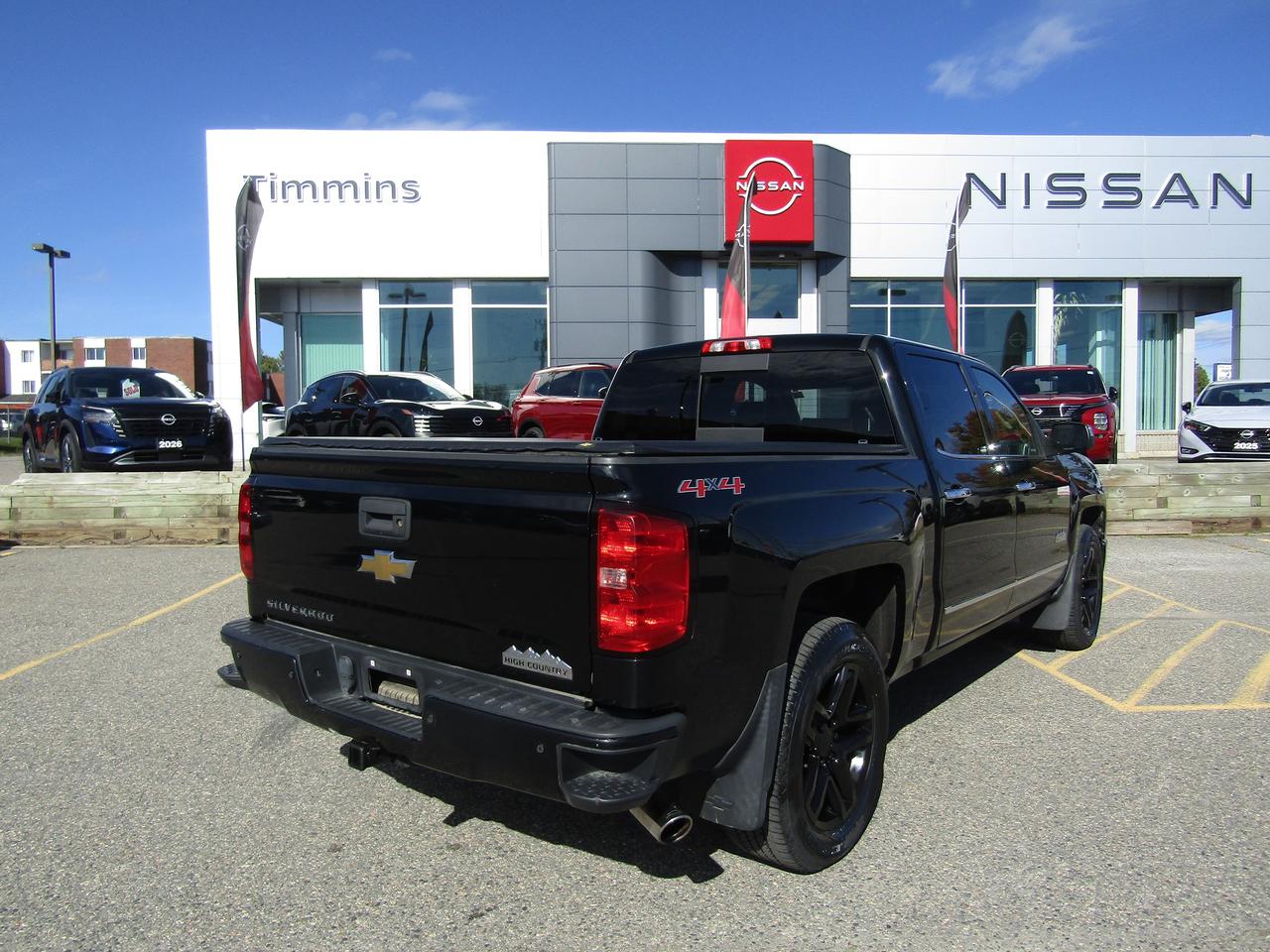 2015 Chevrolet Silverado 1500 High Country Photo