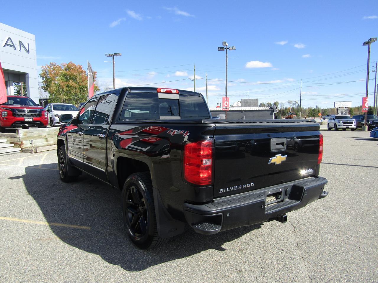 2015 Chevrolet Silverado 1500 High Country Photo