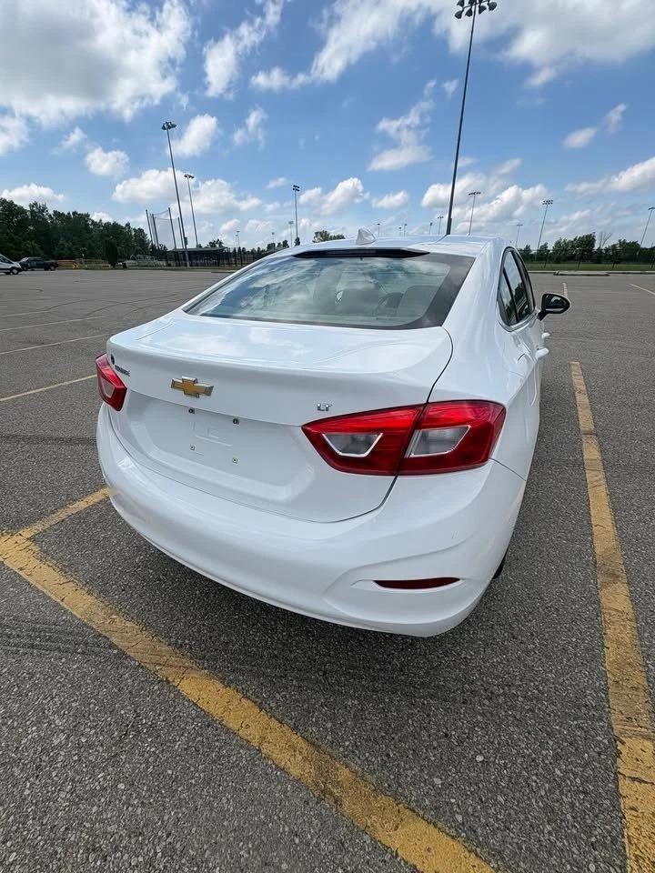 2017 Chevrolet Cruze LT Photo