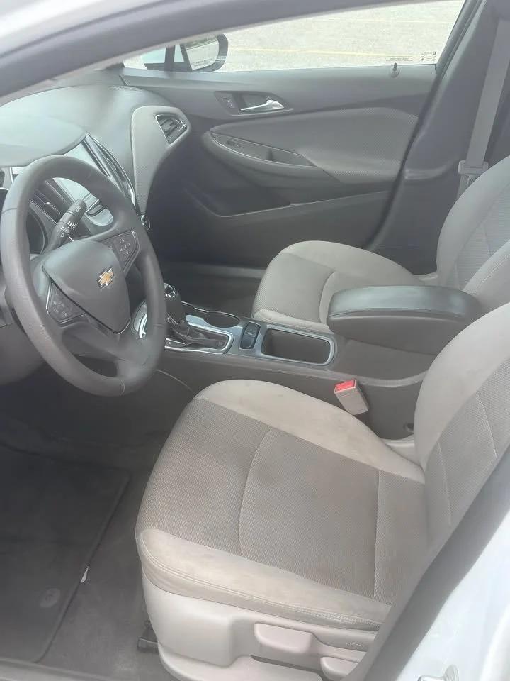 2017 Chevrolet Cruze LT Photo