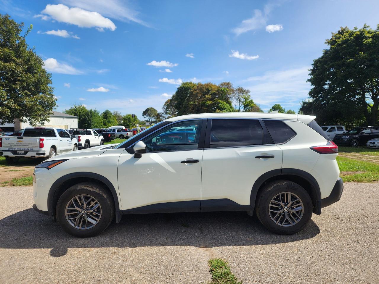 2021 Nissan Rogue S l Clean Carfax l 20 Service Records l AWD Photo3