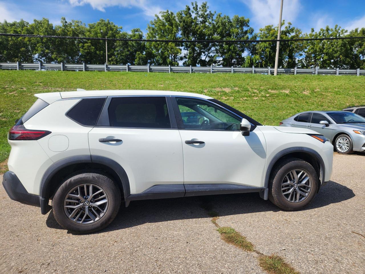 2021 Nissan Rogue S l Clean Carfax l 20 Service Records l AWD Photo