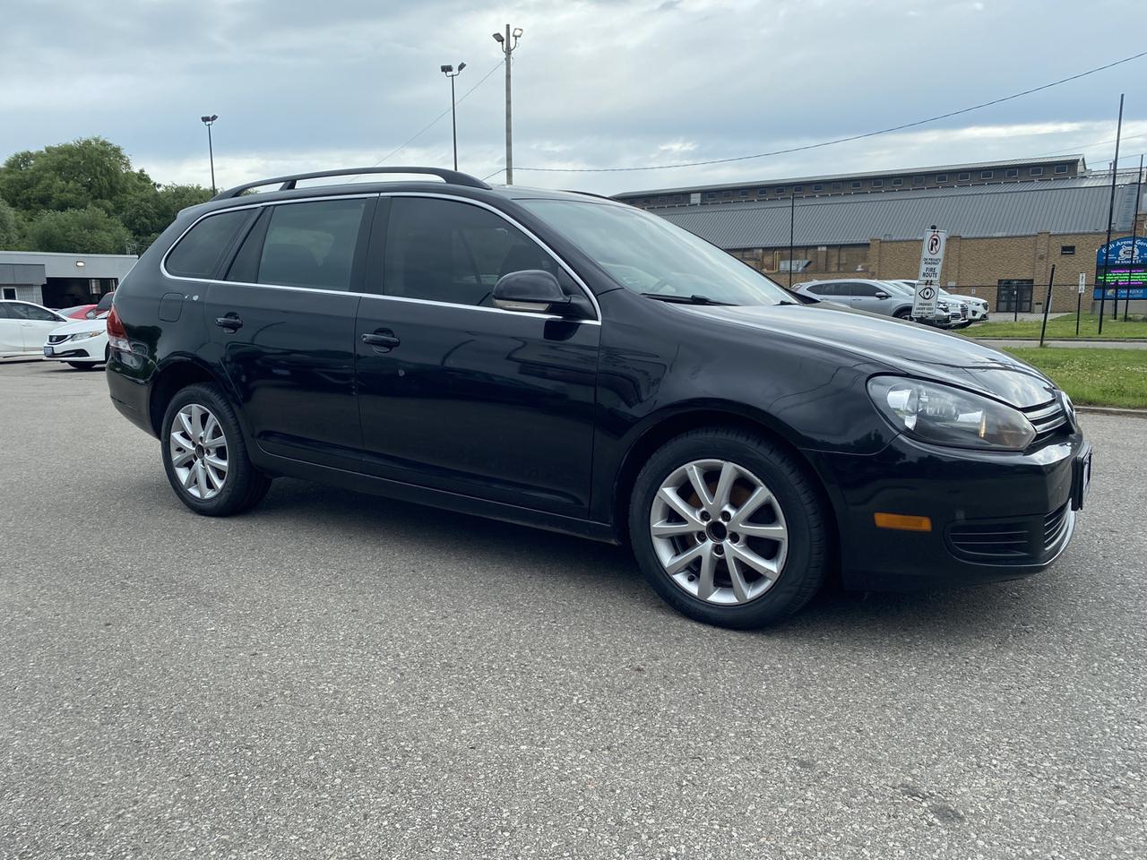 2012 Volkswagen Golf Sportwagen 2.5L SE - Photo #4
