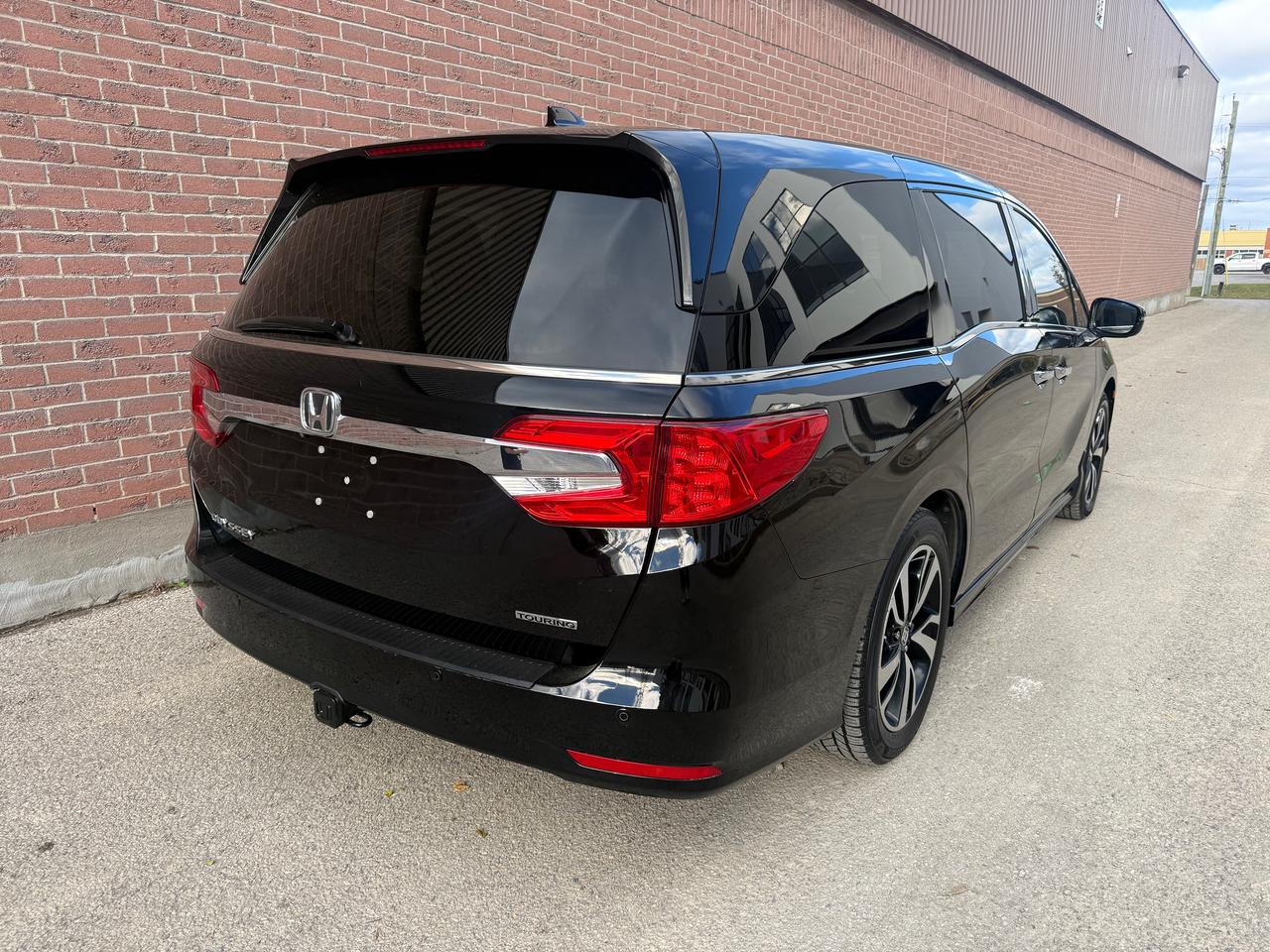 2020 Honda Odyssey Touring Photo4