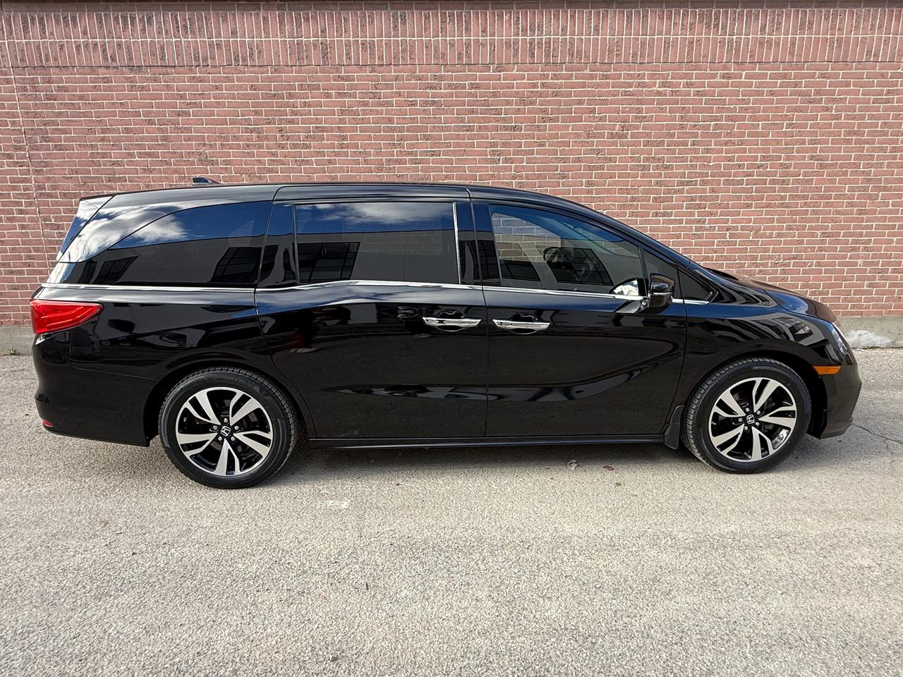 2020 Honda Odyssey Touring Photo