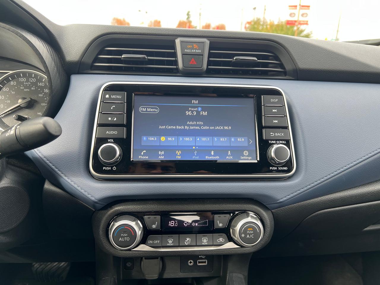 2024 Nissan Versa SV Photo