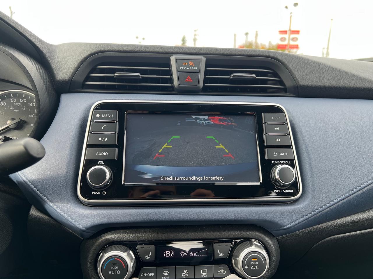 2024 Nissan Versa SV Photo