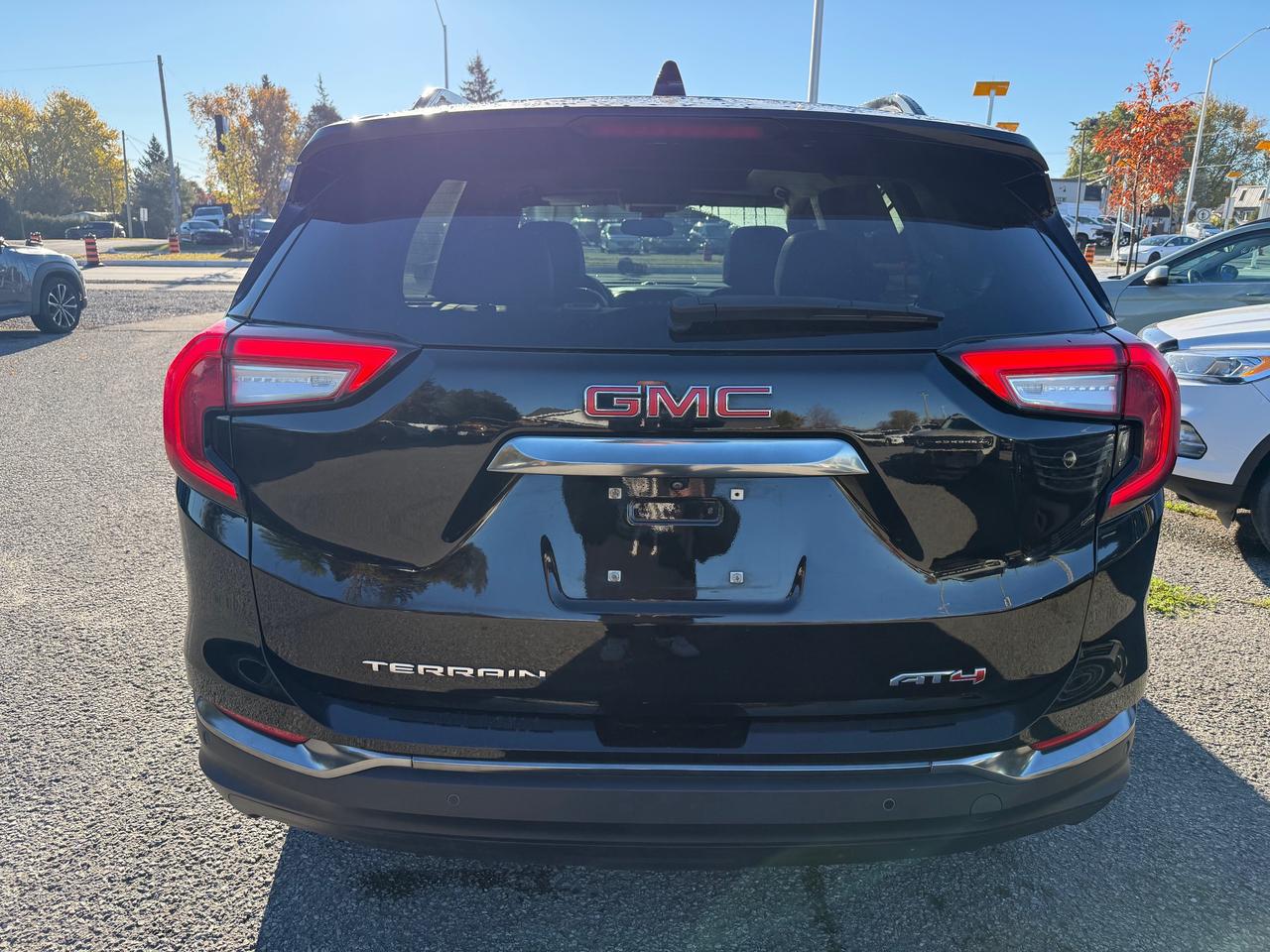 2024 GMC Terrain AT4 Panoramic Roof! Leather! Photo3