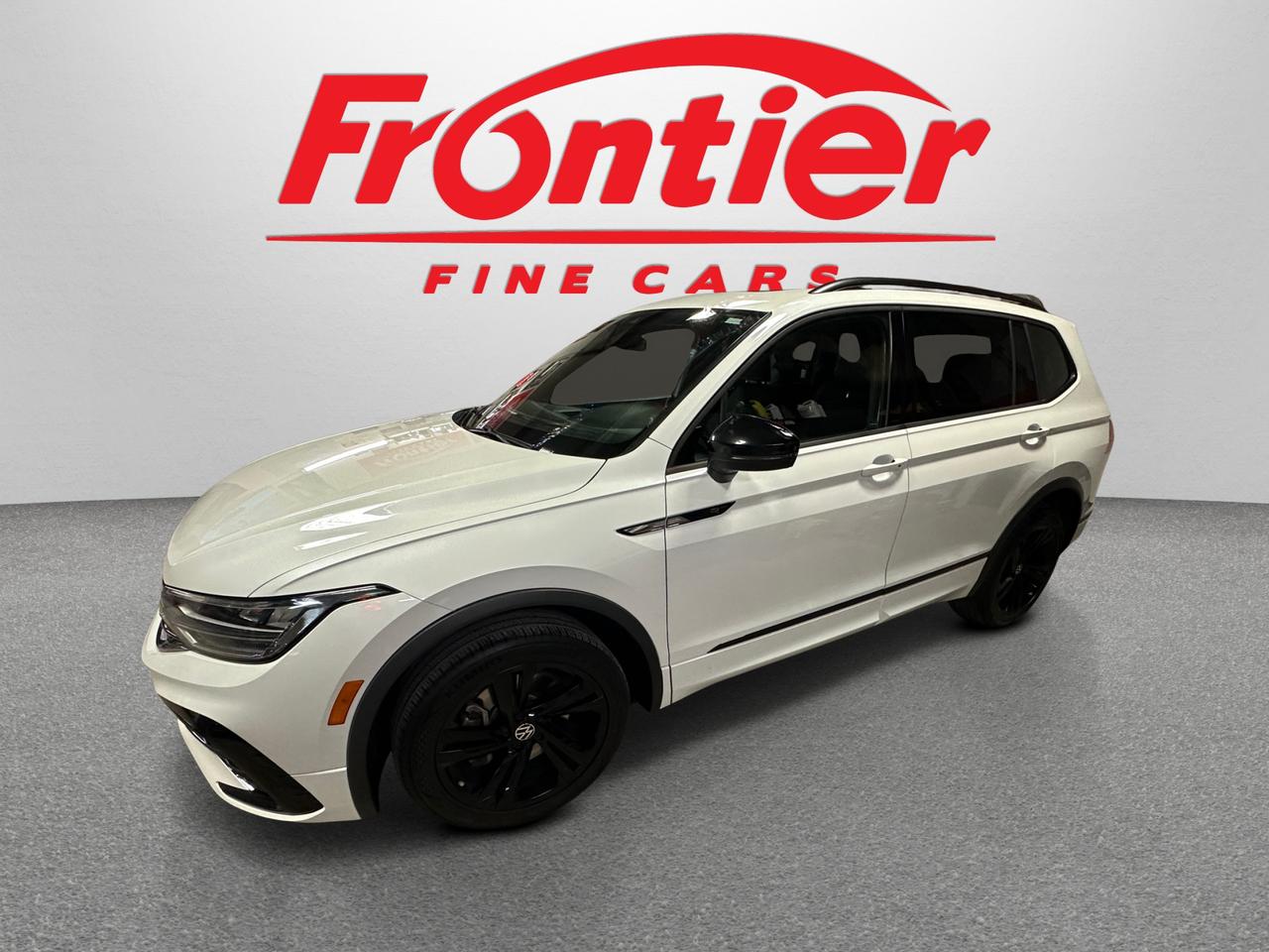 2023 Volkswagen Tiguan Comfortline R-Line Black Edition | Clean Carfax | Photo