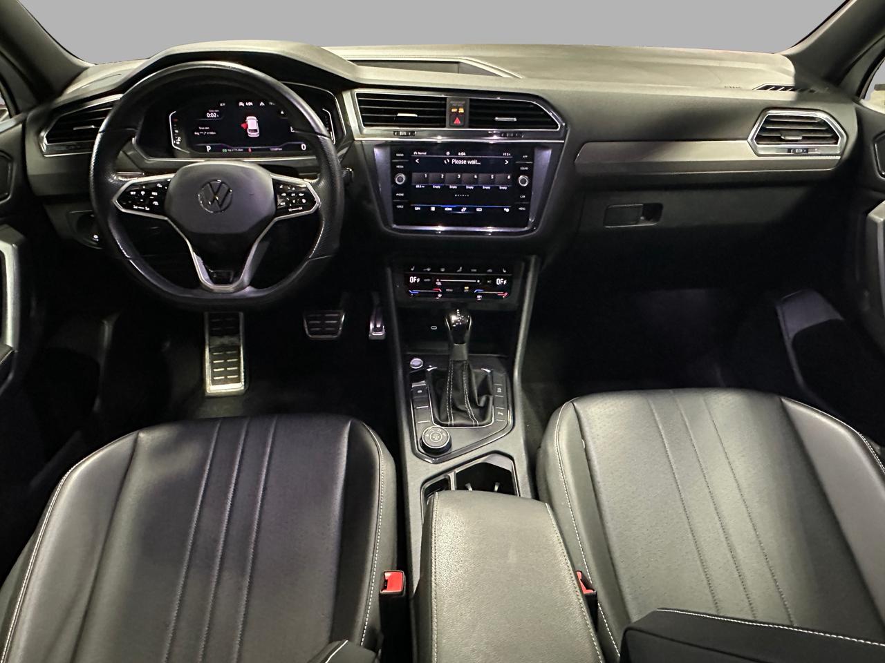 2023 Volkswagen Tiguan Comfortline R-Line Black Edition | Clean Carfax | Photo