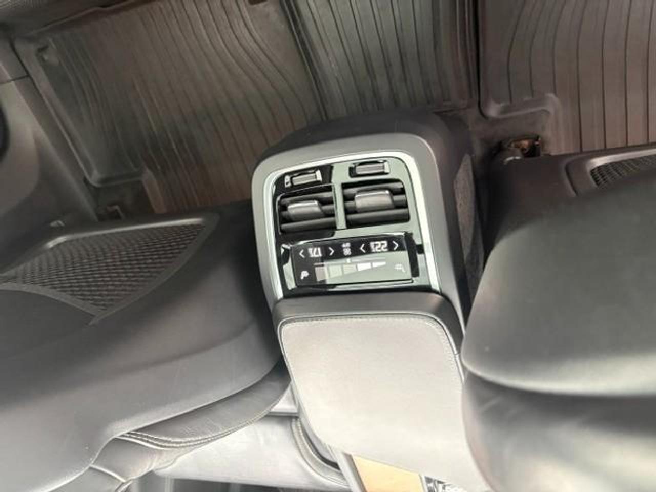 2016 Volvo XC90 T6 Inscription 4dr All-Wheel Drive Photo