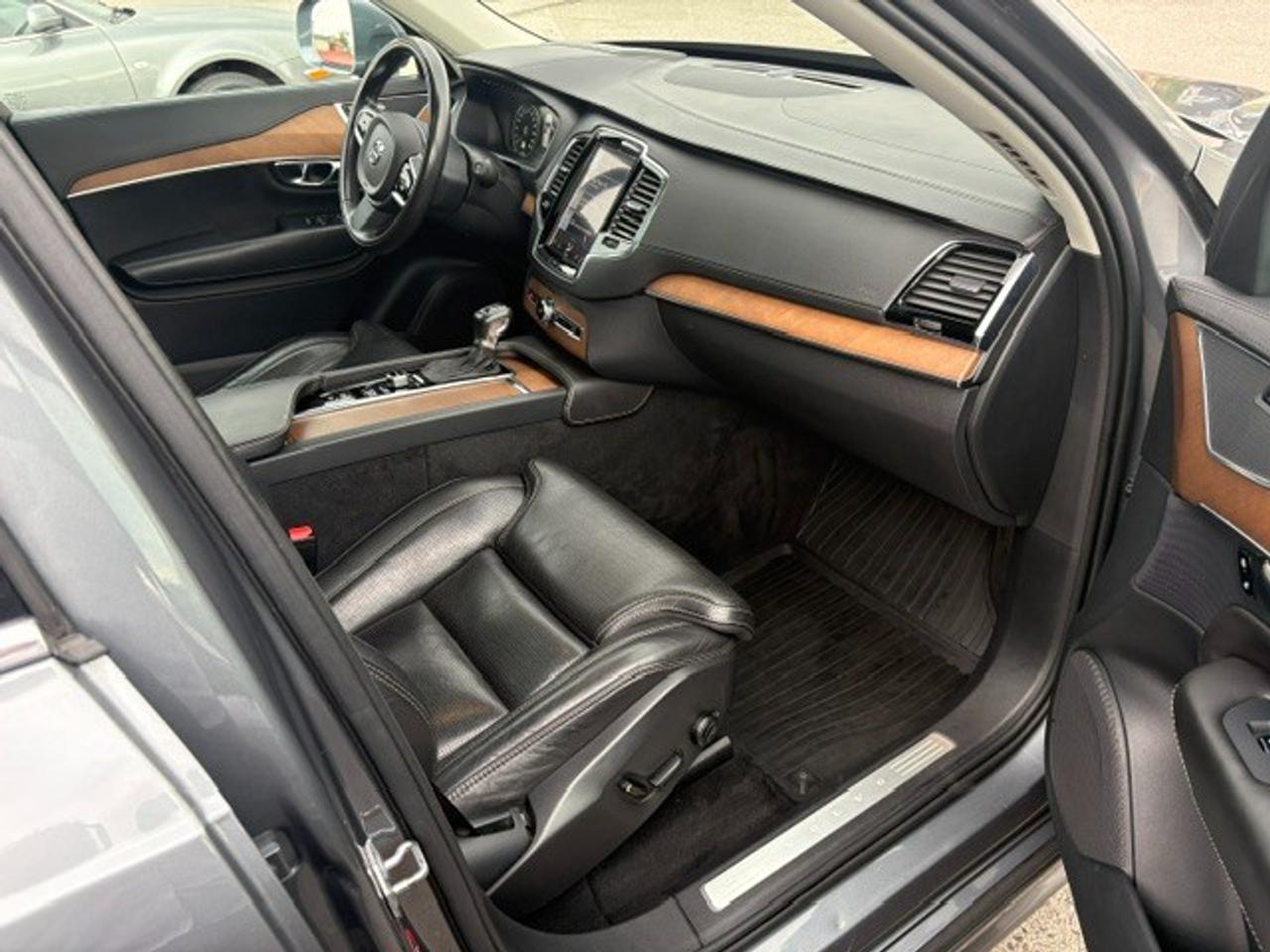 2016 Volvo XC90 T6 Inscription 4dr All-Wheel Drive Photo