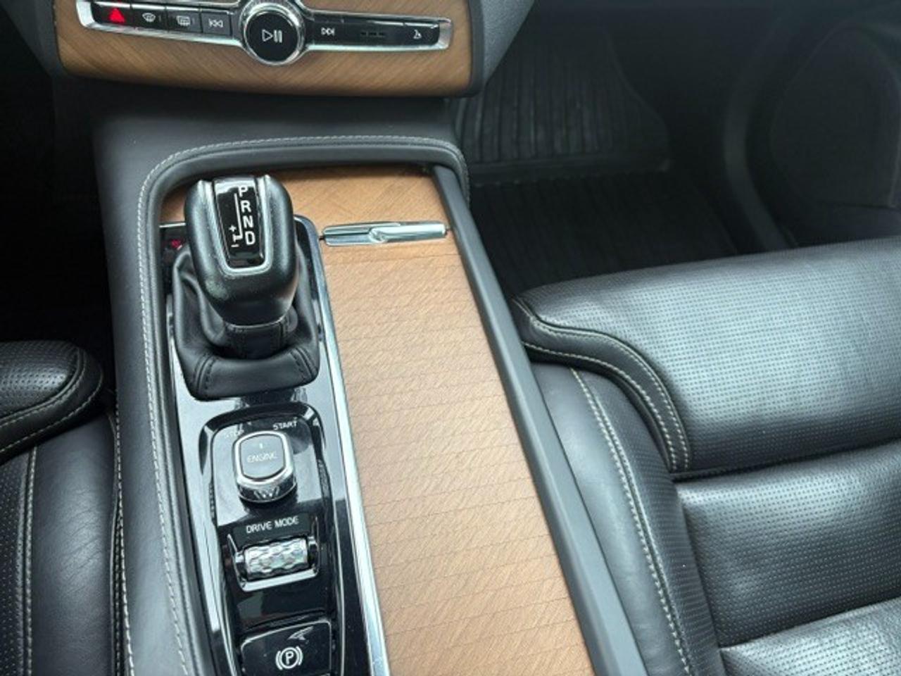 2016 Volvo XC90 T6 Inscription 4dr All-Wheel Drive Photo