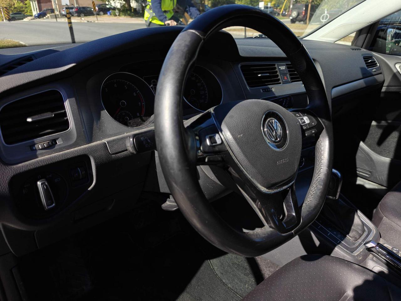 2017 Volkswagen Golf 1.8 TSI Comfortline (A6) 4dr Hatchback Photo