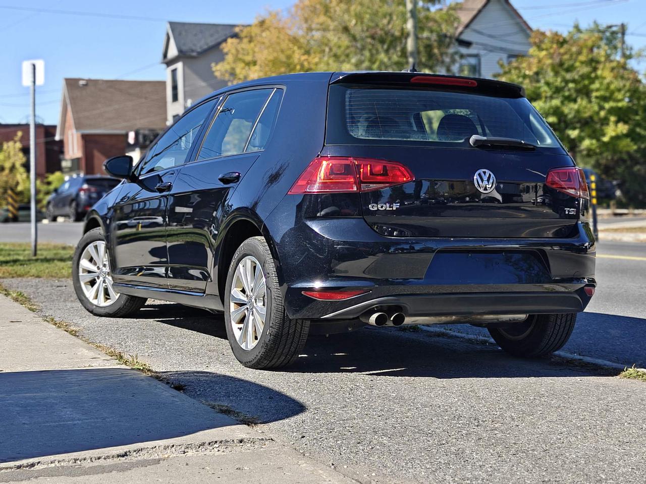 2017 Volkswagen Golf 1.8 TSI Comfortline (A6) 4dr Hatchback Photo
