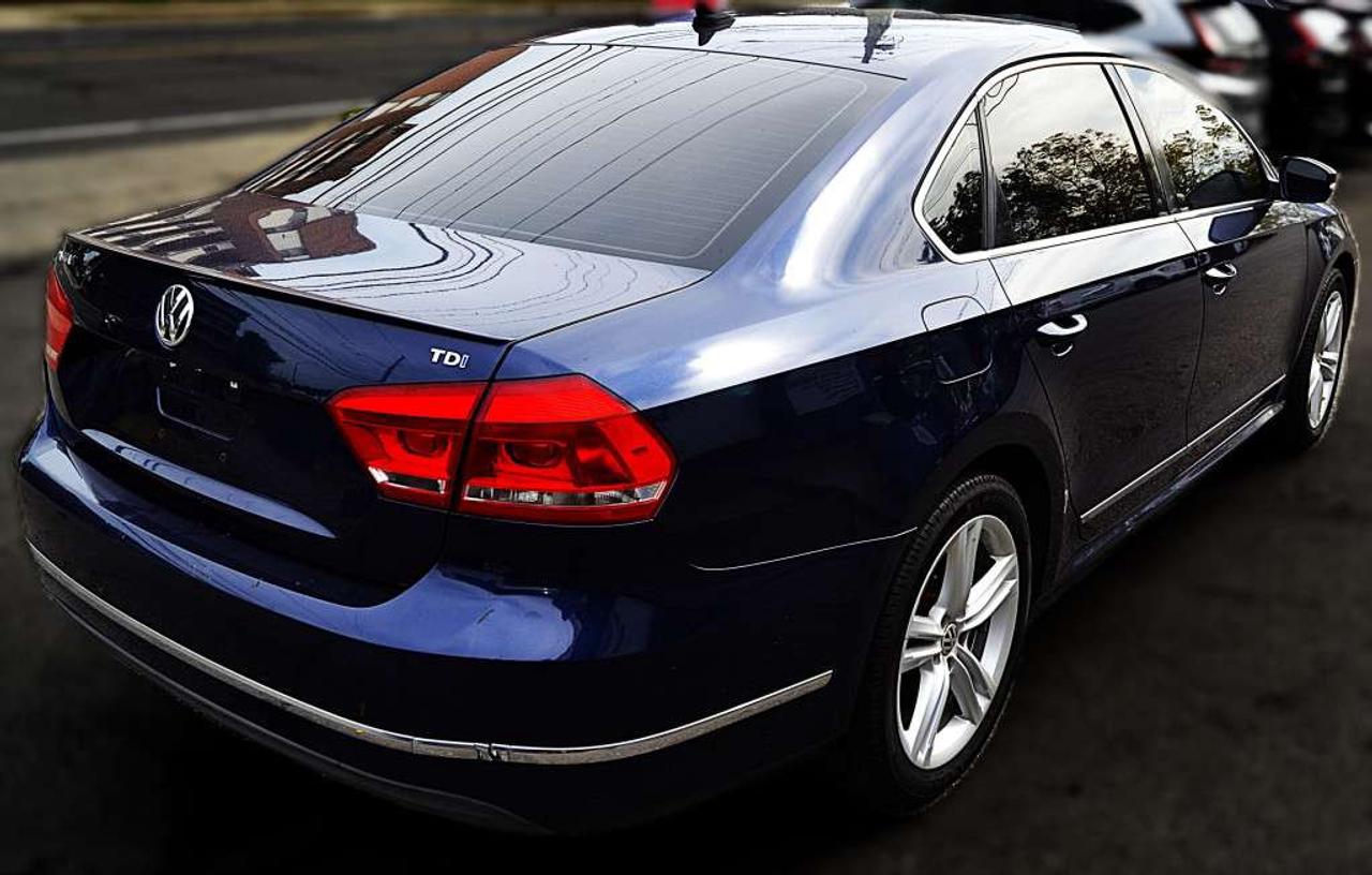 2013 Volkswagen Passat 2.0L TDI HIGHLINE 4dr Sedan Automatic Photo
