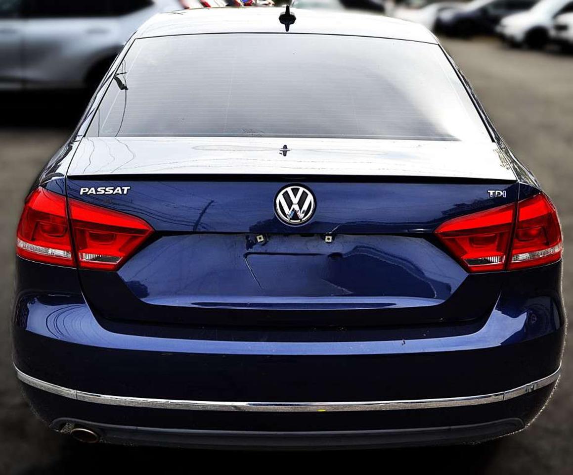 2013 Volkswagen Passat 2.0L TDI HIGHLINE 4dr Sedan Automatic Photo