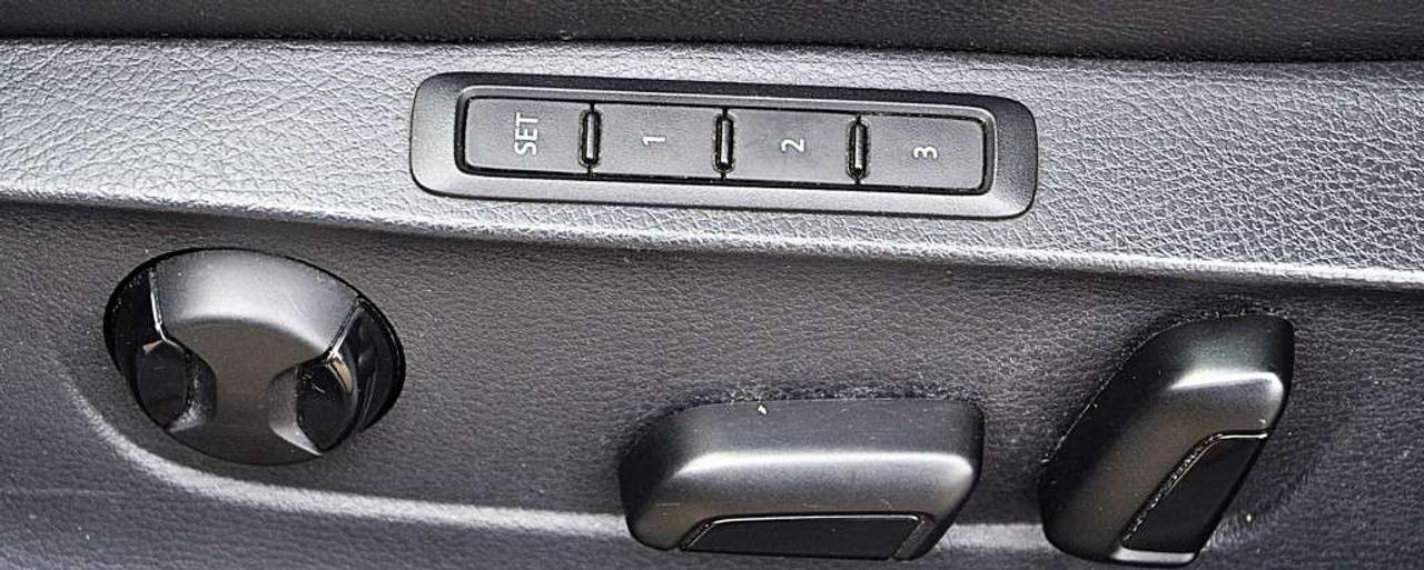 2013 Volkswagen Passat 2.0L TDI HIGHLINE 4dr Sedan Automatic Photo