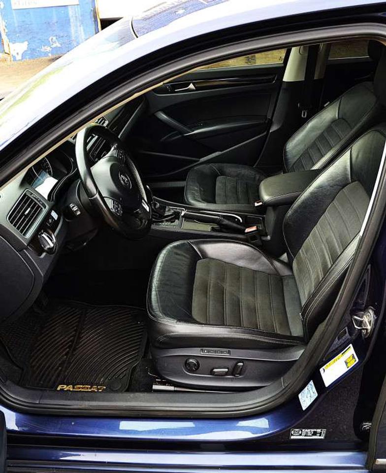 2013 Volkswagen Passat 2.0L TDI HIGHLINE 4dr Sedan Automatic Photo