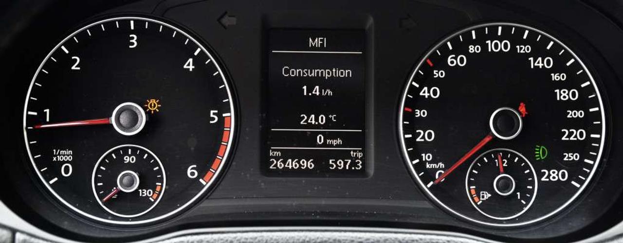 2013 Volkswagen Passat 2.0L TDI HIGHLINE 4dr Sedan Automatic Photo