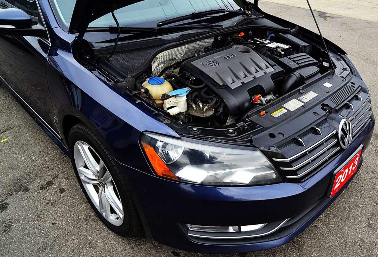 2013 Volkswagen Passat 2.0L TDI HIGHLINE 4dr Sedan Automatic Photo