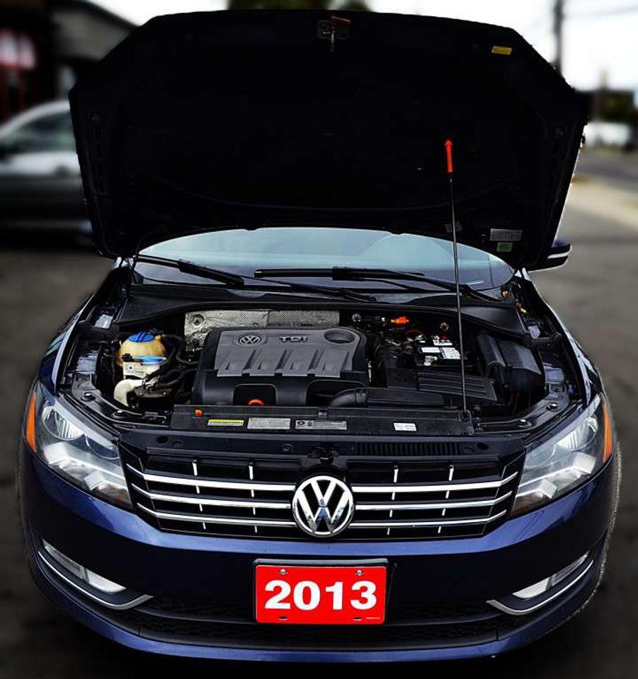 2013 Volkswagen Passat 2.0L TDI HIGHLINE 4dr Sedan Automatic Photo