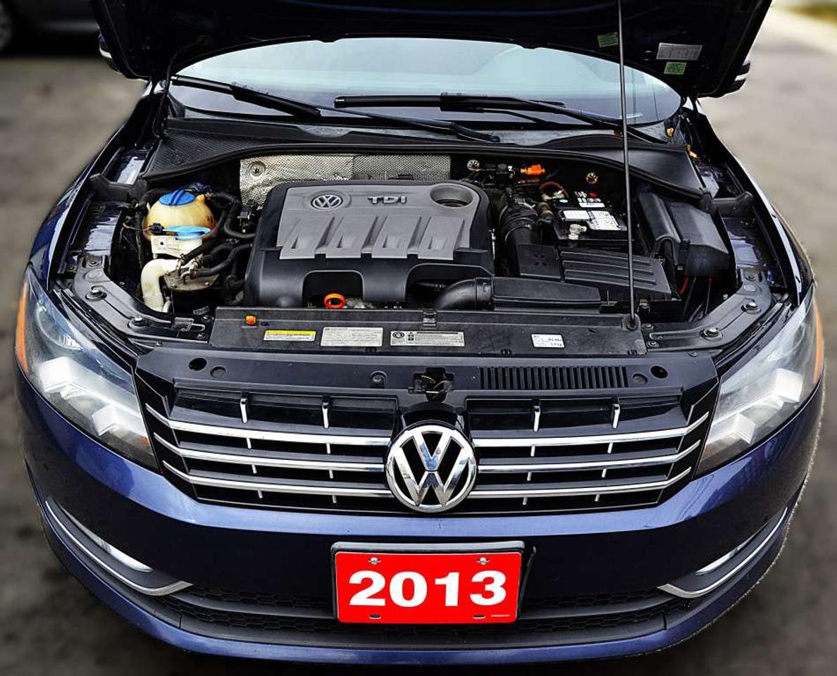 2013 Volkswagen Passat 2.0L TDI HIGHLINE 4dr Sedan Automatic Photo