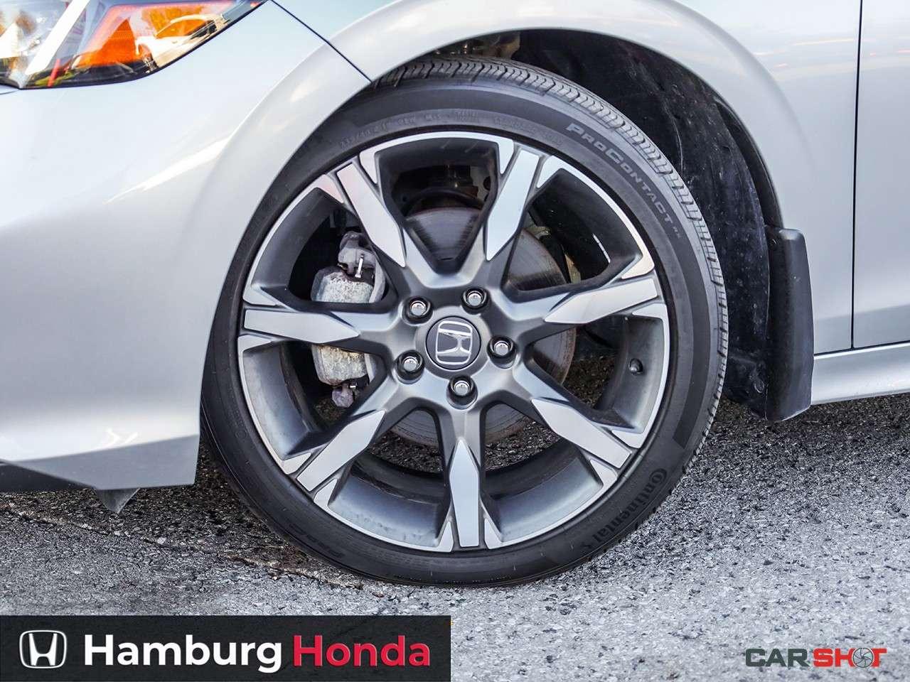 2025 Honda Civic Sport Touring eCVT Sedan Photo