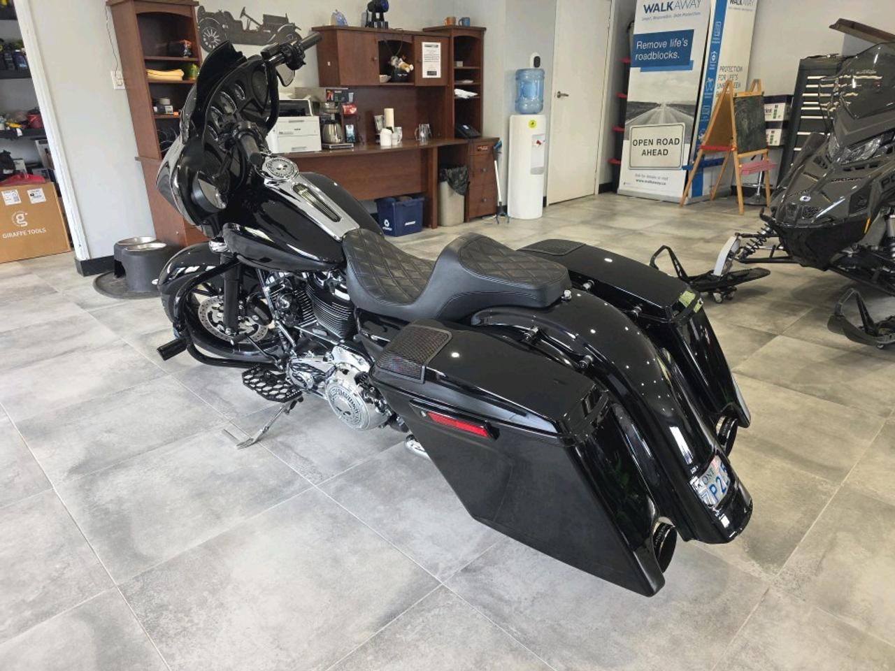 2020 Harley-Davidson Street Glide FLHX STREET GLIDE Photo2
