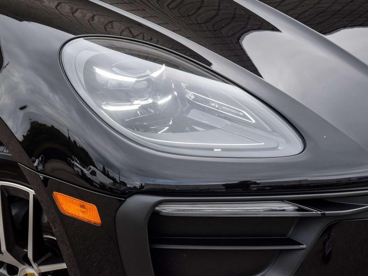2024 Porsche Macan  Photo