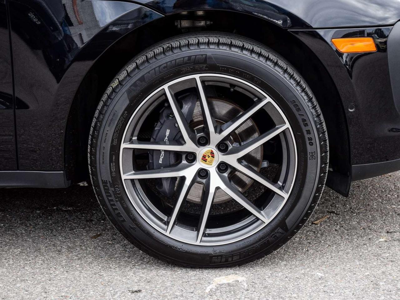2024 Porsche Macan  Photo