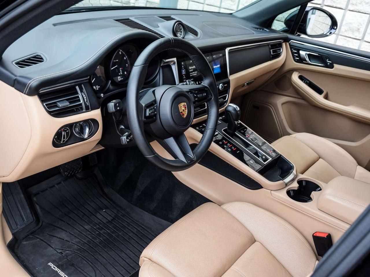 2024 Porsche Macan  Photo