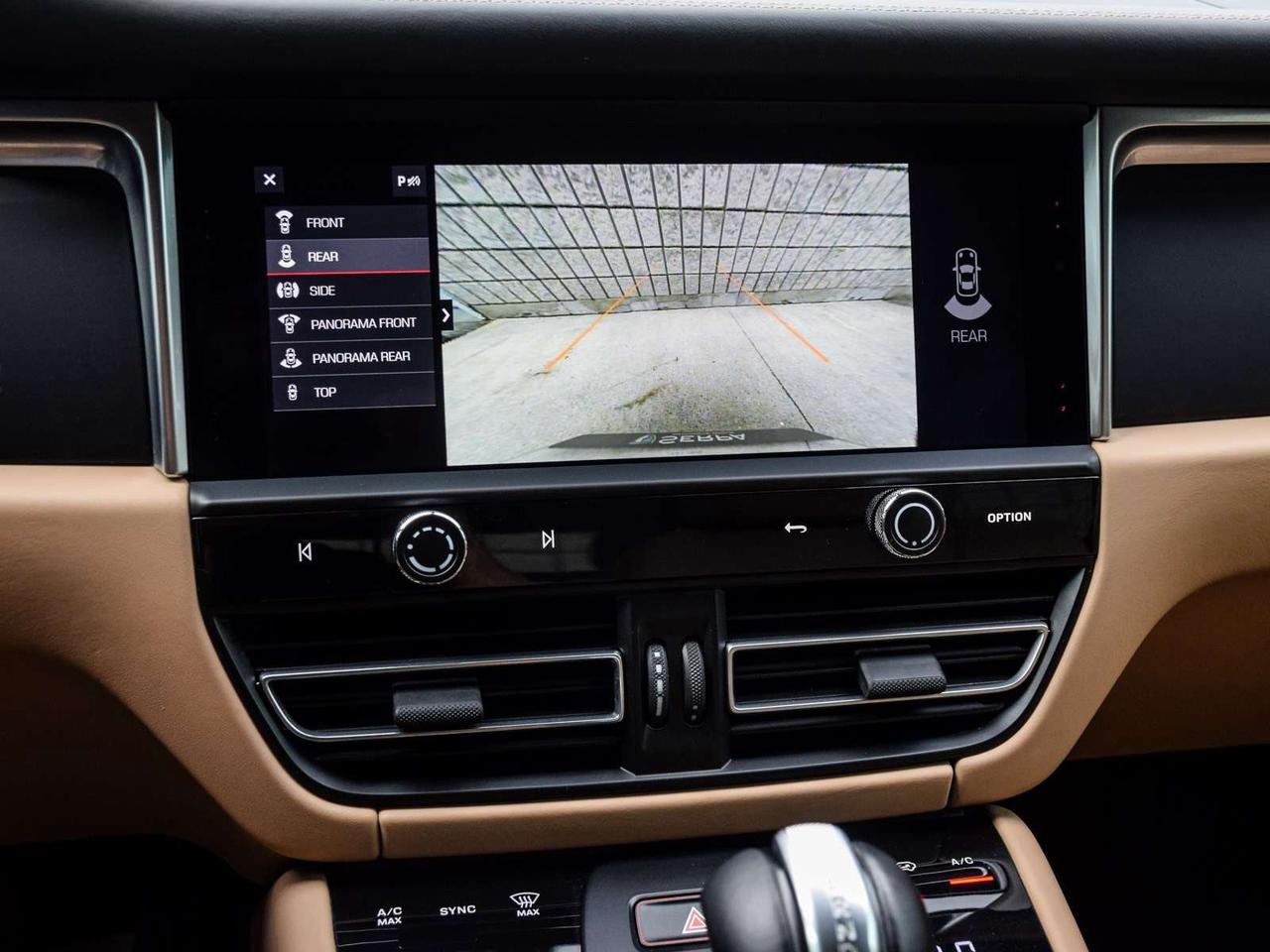 2024 Porsche Macan  Photo