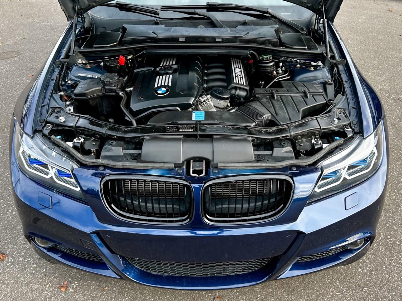 2011 BMW 3 Series 4dr Touring Wgn 328i xDrive AWD Exec Ed Photo