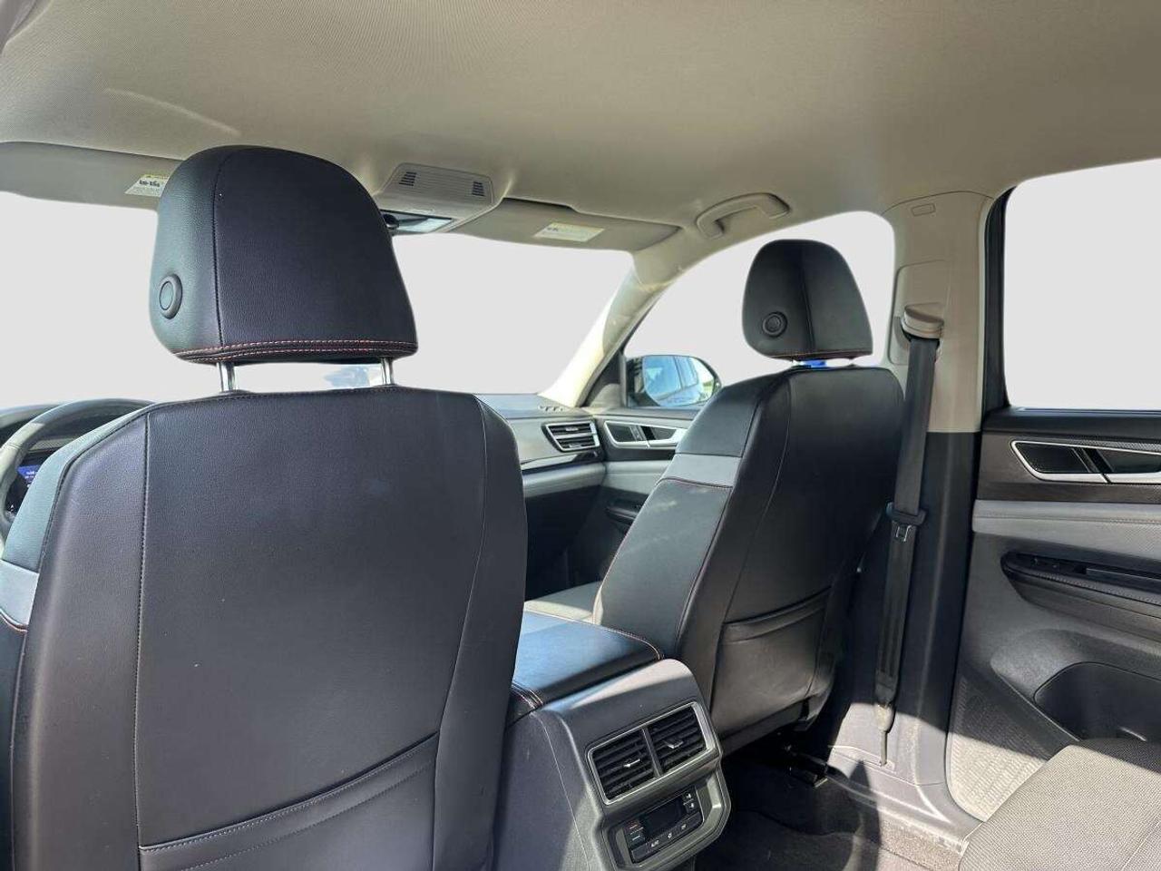 2024 Volkswagen Atlas Peak Edition 4MOTION AWD - 1 OWNER Photo