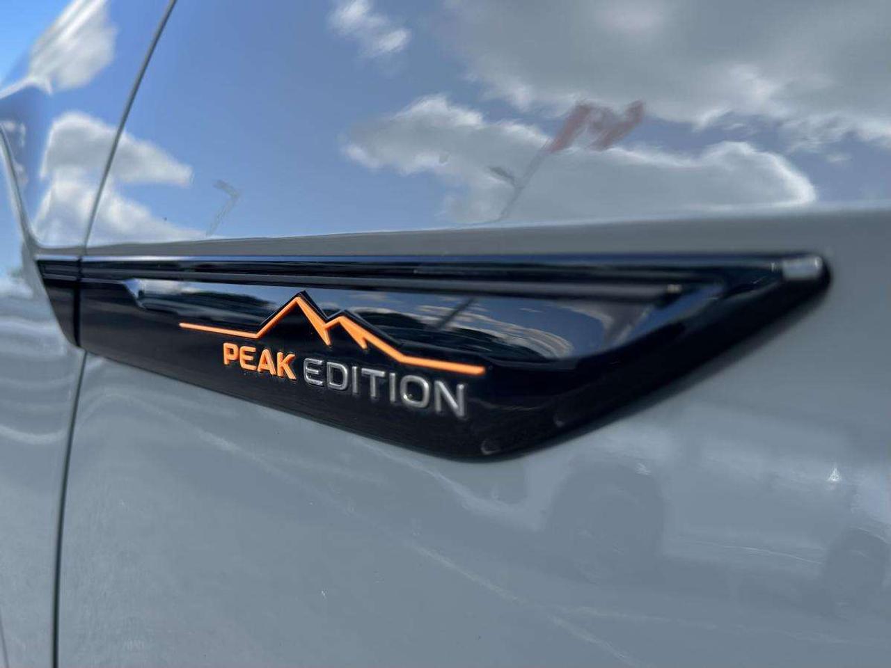 2024 Volkswagen Atlas Peak Edition 4MOTION AWD - 1 OWNER Photo