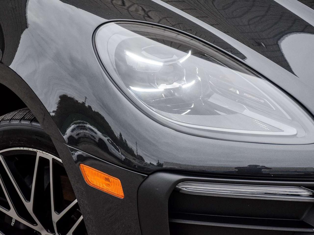 2024 Porsche Macan  Photo