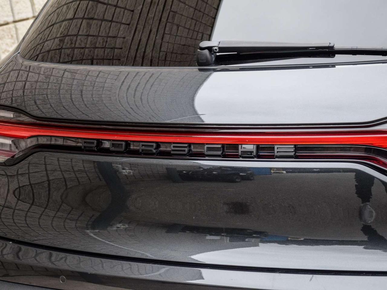 2024 Porsche Macan  Photo
