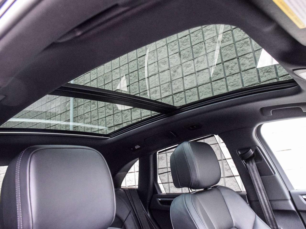 2024 Porsche Macan  Photo