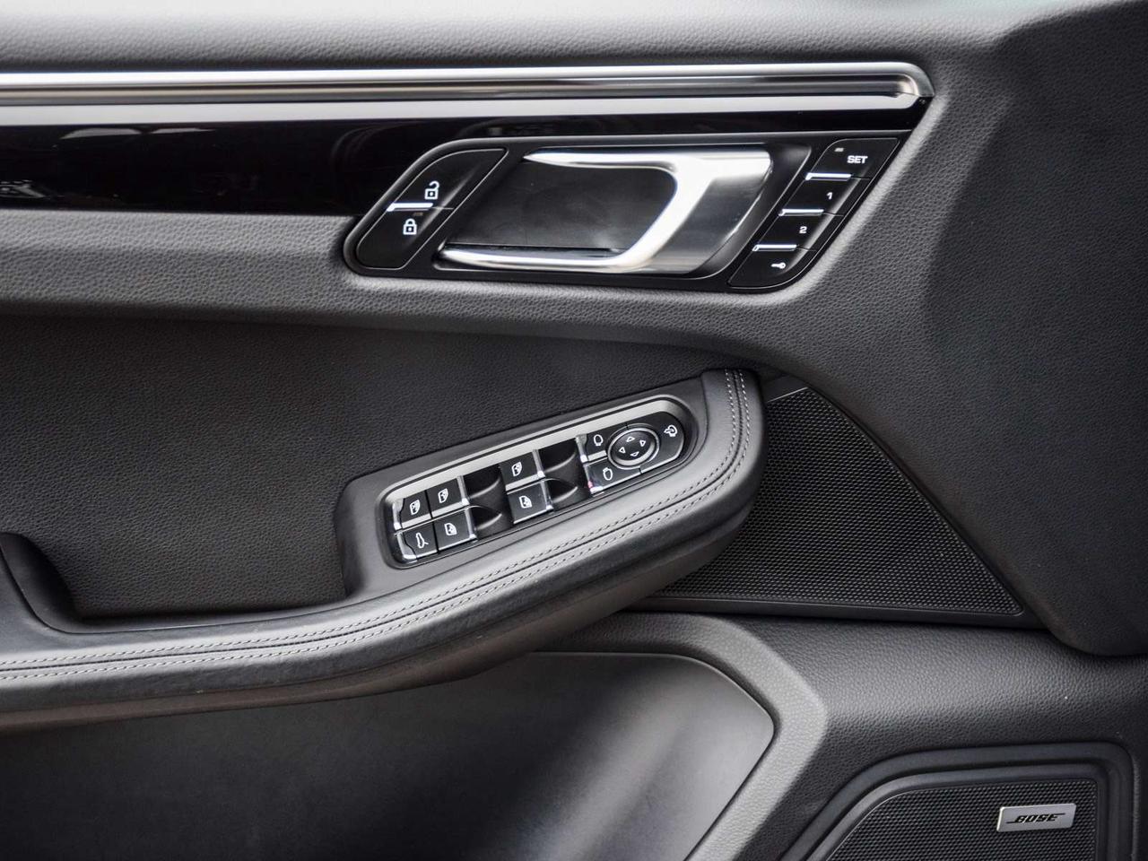 2024 Porsche Macan  Photo
