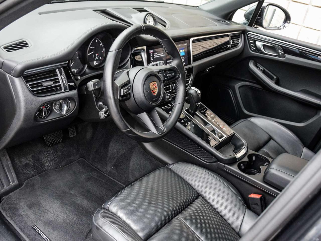 2024 Porsche Macan  Photo