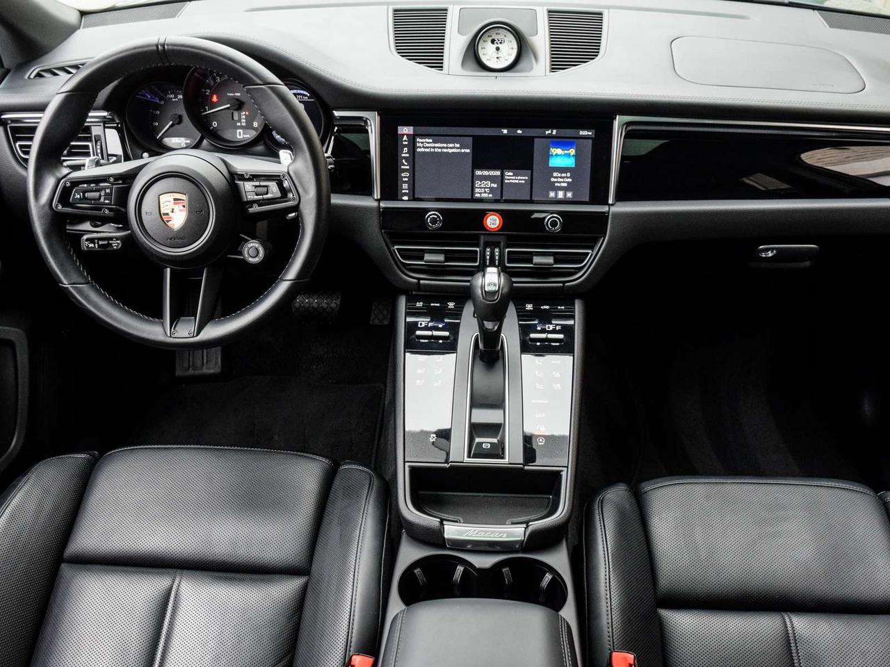 2024 Porsche Macan  Photo