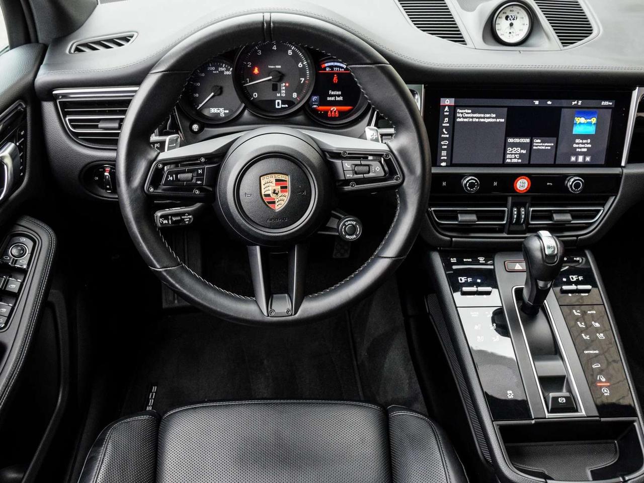 2024 Porsche Macan  Photo