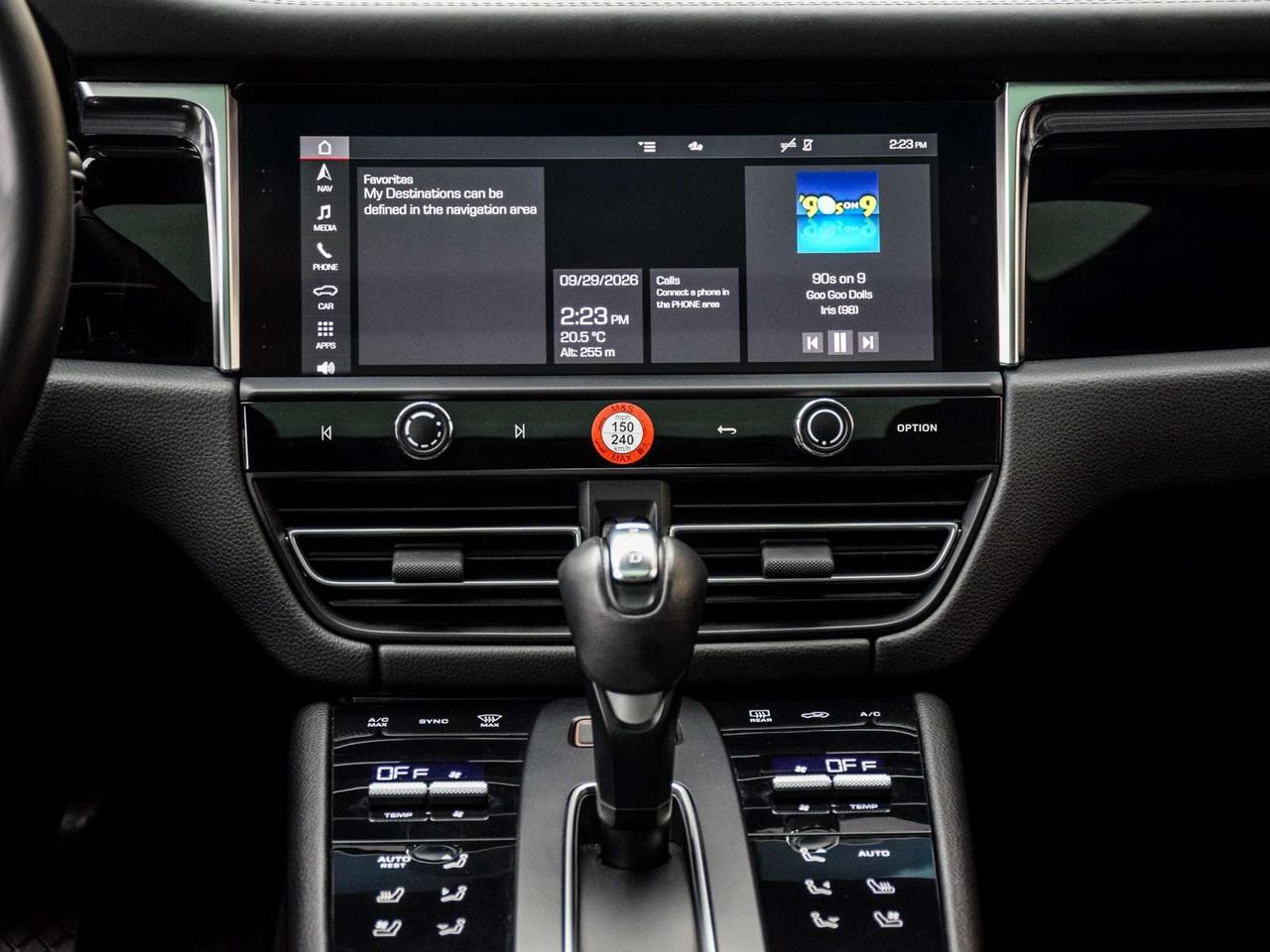 2024 Porsche Macan  Photo
