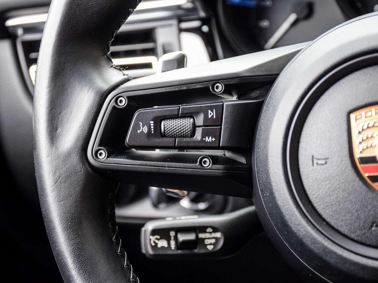2024 Porsche Macan  Photo